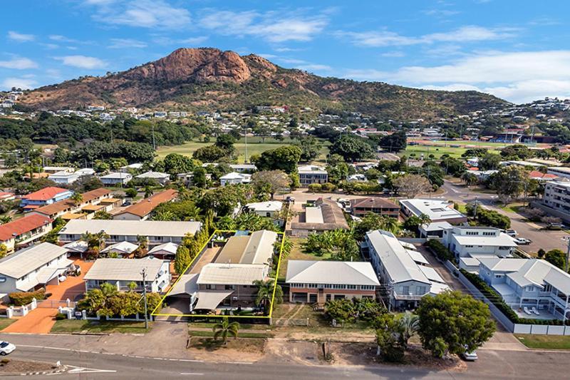 Motel On Mitchell Townsville Exterior photo